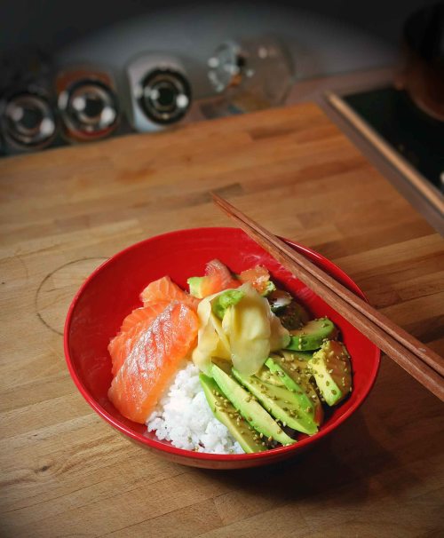 Chirashi saumon avocat