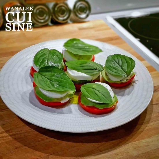 Mille feuilles tomates mozzarella avocat